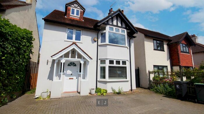 4 Bedroom Detached House To Rent In Algers Road, Loughton, IG10