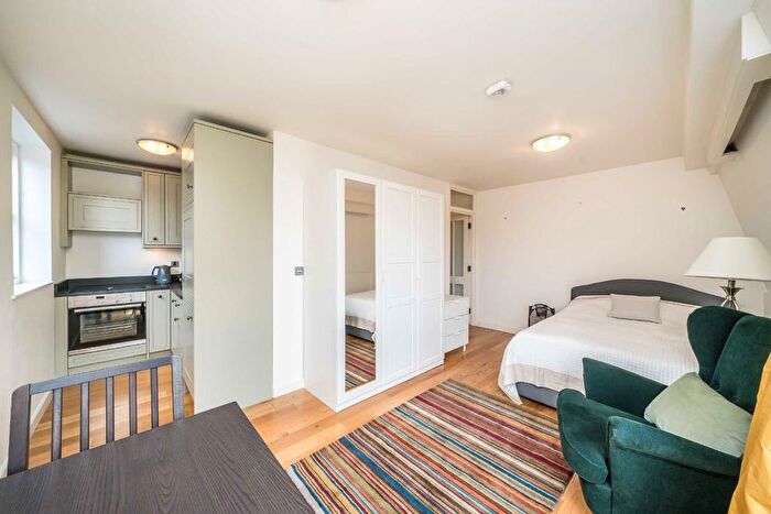 Studio To Rent In Cromwell Road, Earls Court, SW5