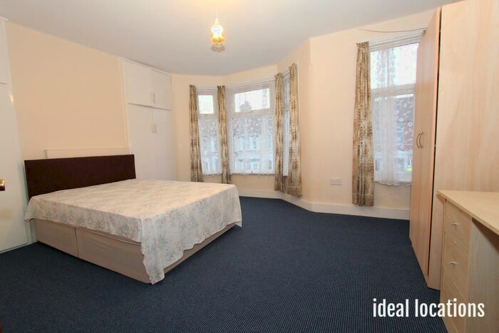 3 Bedroom Terraced House To Rent In Windsor Road, Ilford, IG1