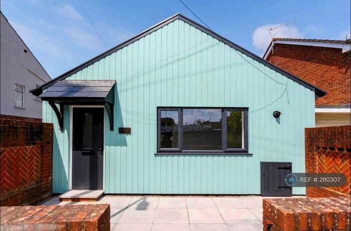 3 Bedroom Bungalow To Rent In Archer Road, Folkestone, CT19