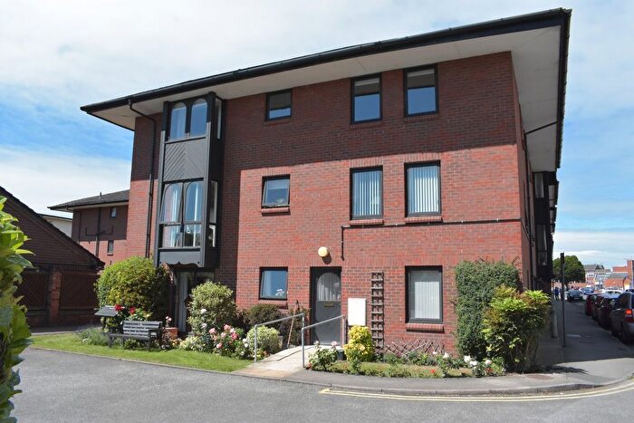 2 Bedroom Property For Sale In Station Street, Tewkesbury, GL20