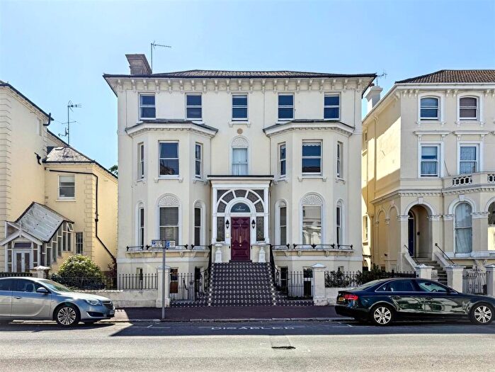 2 Bedroom Flat For Sale In Spencer Road, Eastbourne, BN21