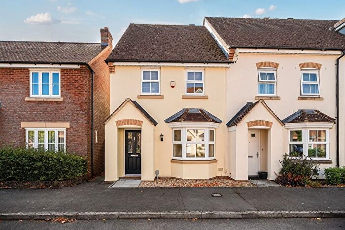 3 Bedroom End Of Terrace House For Sale In Whittingham Drive, Wroughton, Swindon, SN4