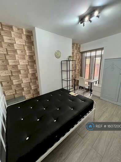 5 Bedroom Terraced House To Rent In Newfoundland Road, Cardiff, CF14