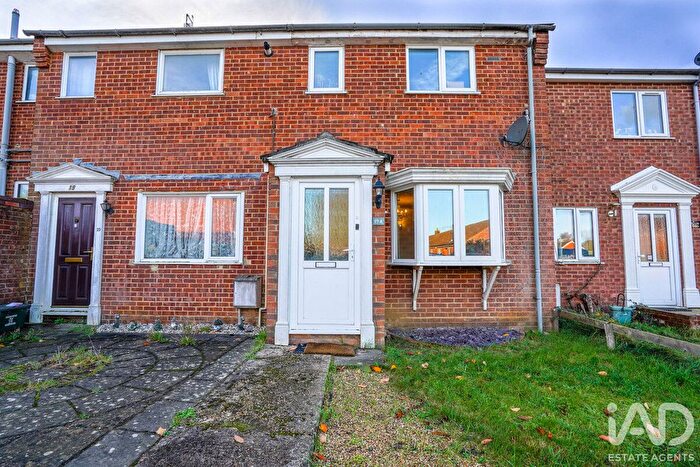 2 Bedroom Terraced House For Sale In Victory Road, Buckingham, MK18