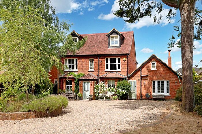 6 Bedroom Detached House For Sale In Poyle Lane, Burnham, SL1