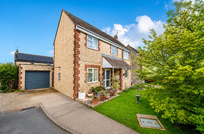 3 Bedroom Detached House For Sale In Manor Orchard, Cricklade, SN6