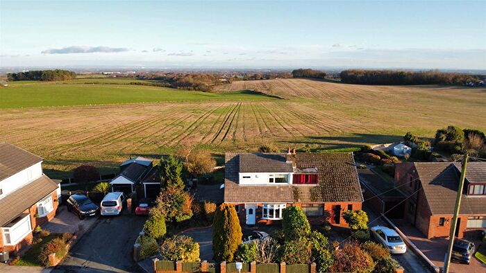 3 Bedroom Semi Detached House For Sale In Coultshead Avenue, Billinge, Wigan, WN5