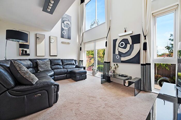 4 Bedroom Town House For Sale In Belmont Road, Gatley, SK8