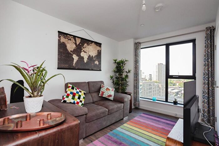 2 Bedroom Flat For Sale In Dipper Drive, London, E3