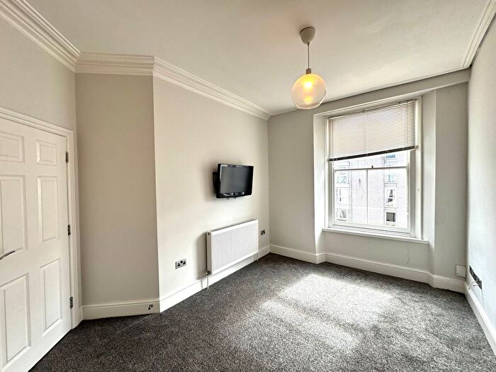 2 Bedroom Flat To Rent In Citadel Road, Plymouth, PL1