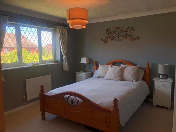 5 Bedroom House To Rent In Easby Abbey, MK41