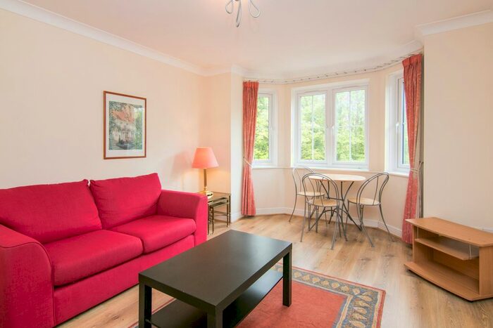 2 Bedroom Flat To Rent In Heathcote Close, Dukes Manor, CH2