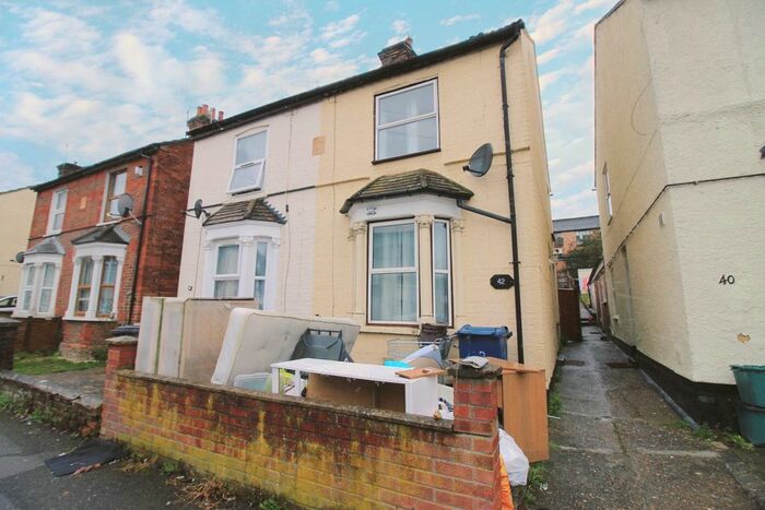3 Bedroom Semi-Detached House To Rent In Lindsay Avenue, High Wycombe, HP12