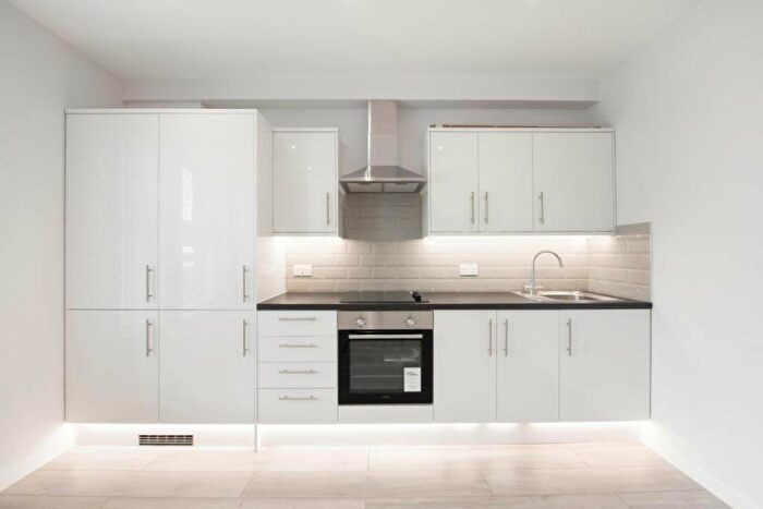 3 Bedroom Maisonette To Rent In Upper Clapton Road, London, E5