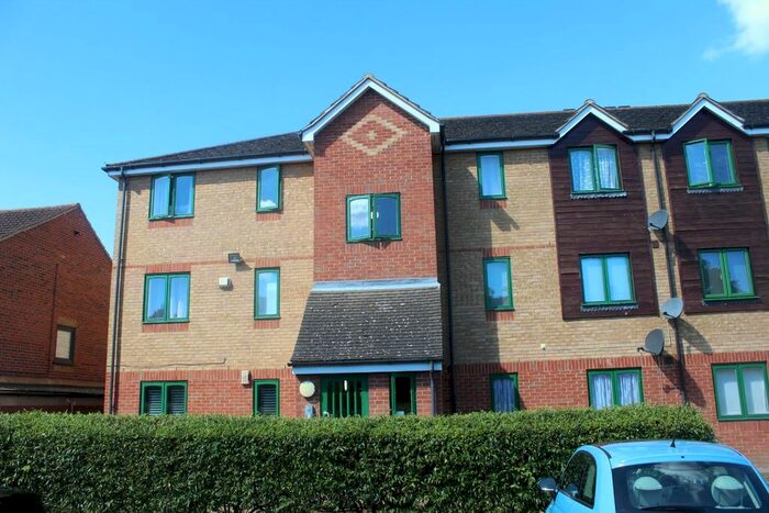 2 Bedroom Flat To Rent In Joyce Green Lane, Dartford, DA1
