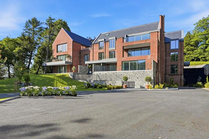 3 Bedroom Apartment For Sale In Macclesfield Road, Prestbury, SK10