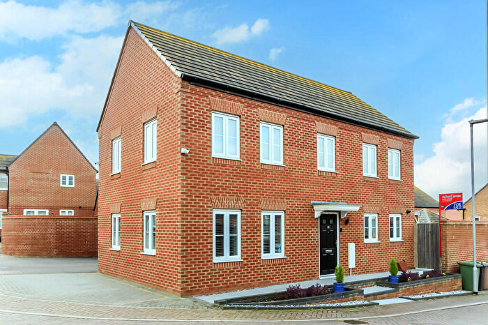 4 Bedroom Detached House For Sale In Ivatt Avenue, Wellingborough, NN8