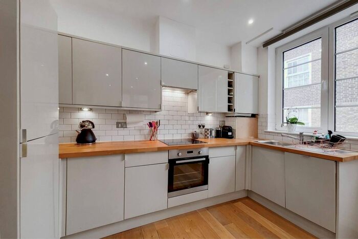 2 Bedroom Flat To Rent In Vauxhall Street, Vauxhall, London, SE11