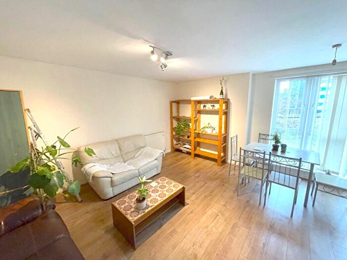 2 Bedroom Flat To Rent In Bramwell Court, Sheffield, S3