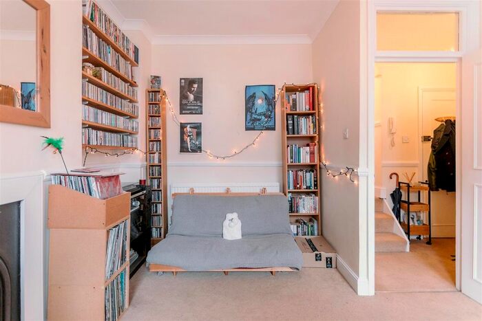 1 Bedroom Flat To Rent In Hillfield Avenue, London, N8