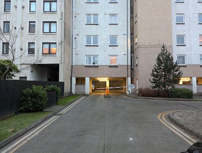 Detached House To Rent In Fettes Row Parking Space, Edinburgh, Midlothian, EH3