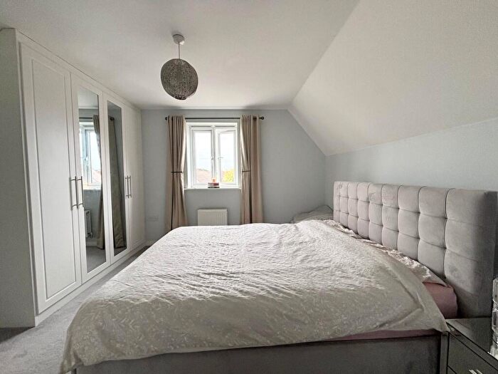 4 Bedroom Town House To Rent In Planets Way, Biggleswade, SG18