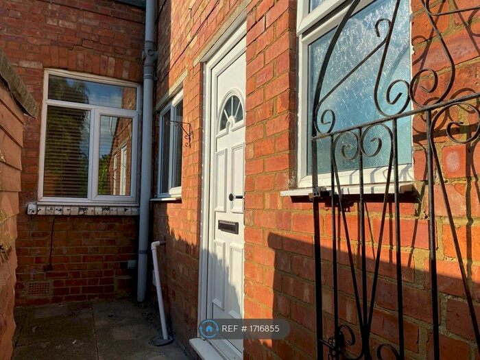 1 Bedroom Flat To Rent In Richmond Road, Towcester, NN12