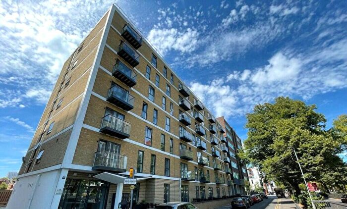 2 Bedroom Apartment To Rent In Victoria Court Victoria Avenue Southend On Sea, SS2