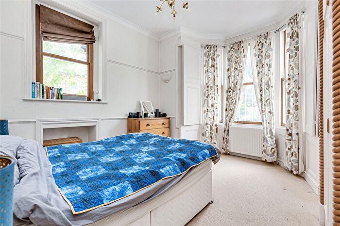1 Bedroom Flat For Sale In Aspley Road, London, SW18