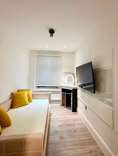 2 Bedroom Flat To Rent In Gaywood Street, London, SE1