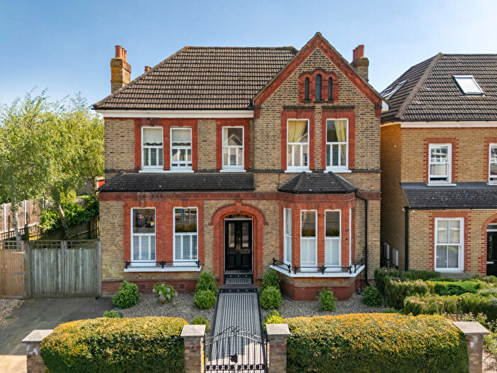 5 Bedroom Detached House For Sale In Vicarage Road, Hampton Wick, KT1
