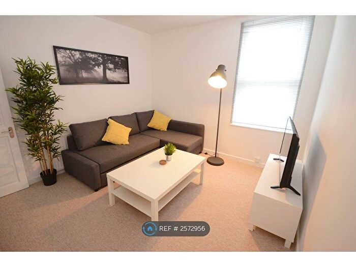3 Bedroom Flat To Rent In Queen Street, Eastville, Bristol, BS5