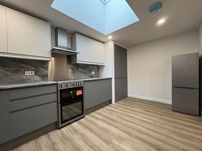 2 Bedroom Flat To Rent In Charterhouse Lane, Perth, PH2