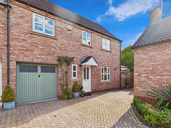 4 Bedroom Link Detached House For Sale In The Forge, Old Village Road, Little Weighton, HU20