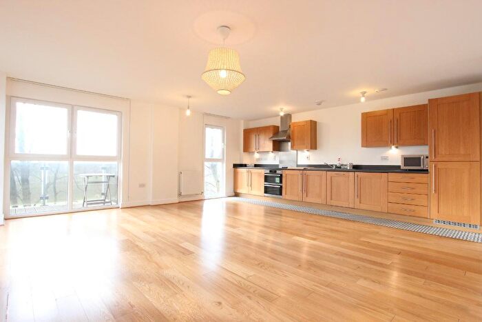 3 Bedroom Flat To Rent In Academy Way, Dagenham, London, RM8