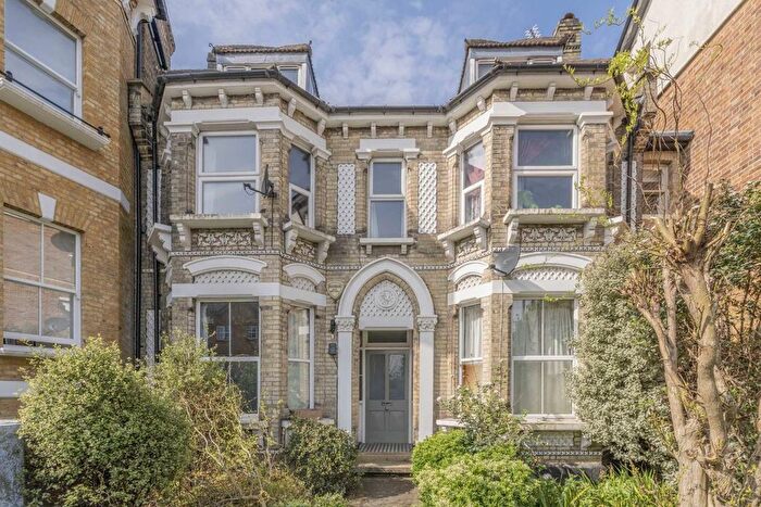 4 Bedroom Flat To Rent In St. James's Drive, Clapham South, SW17
