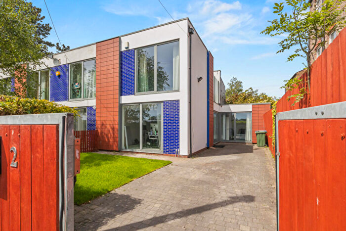 3 Bedroom End Of Terrace House For Sale In Riversdale Road, Liverpool, L19