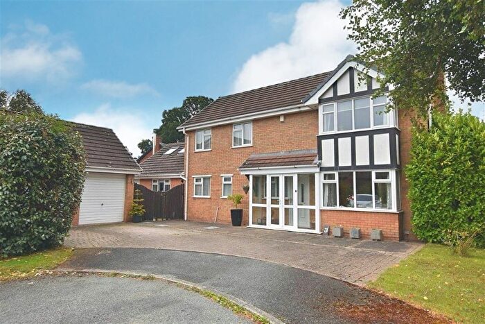 4 Bedroom Detached House For Sale In Braemar Close, Holmes Chapel, CW4