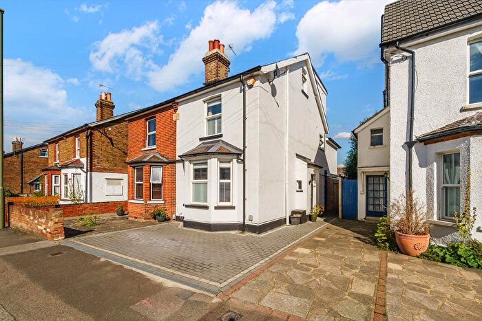 3 Bedroom Semi-Detached House For Sale In Hook Road, Epsom, KT19