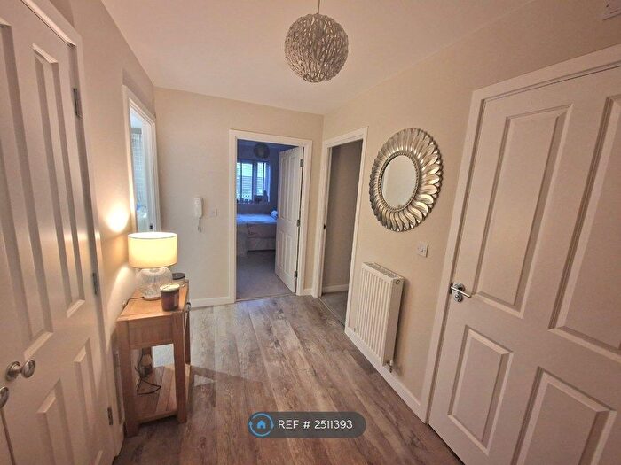 2 Bedroom Flat To Rent In Aylesbury, Aylesbury, HP20