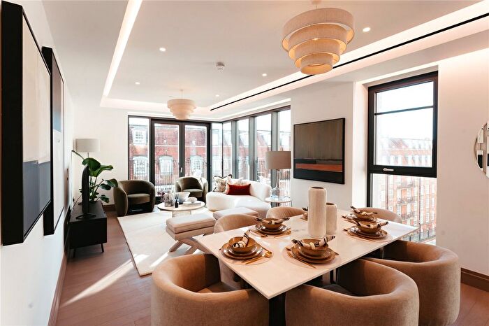 2 Bedroom Flat For Sale In Lucan Place, Chelsea, London, SW3