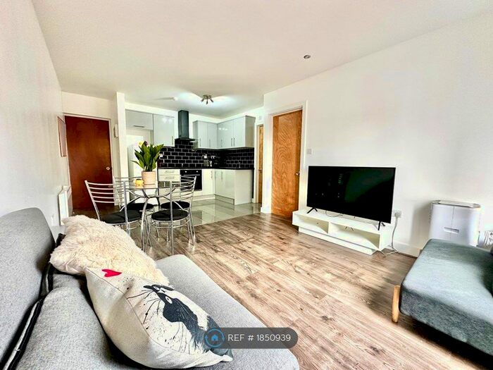 1 Bedroom Flat To Rent In Ilford Lane, Ilford, IG1