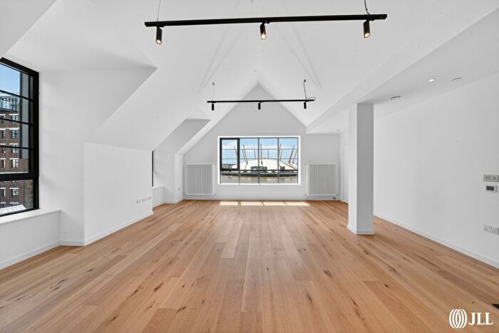 3 Bedroom Flat For Sale In Goodluck Hope Walk, London, E14