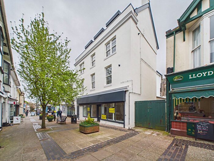 1 Bedroom Flat For Sale In Fore Street, St. Marychurch, Torquay, TQ1