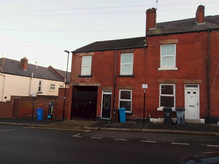 3 Bedroom End Of Terrace House To Rent In Mackenzie Street, Sheffield, S11