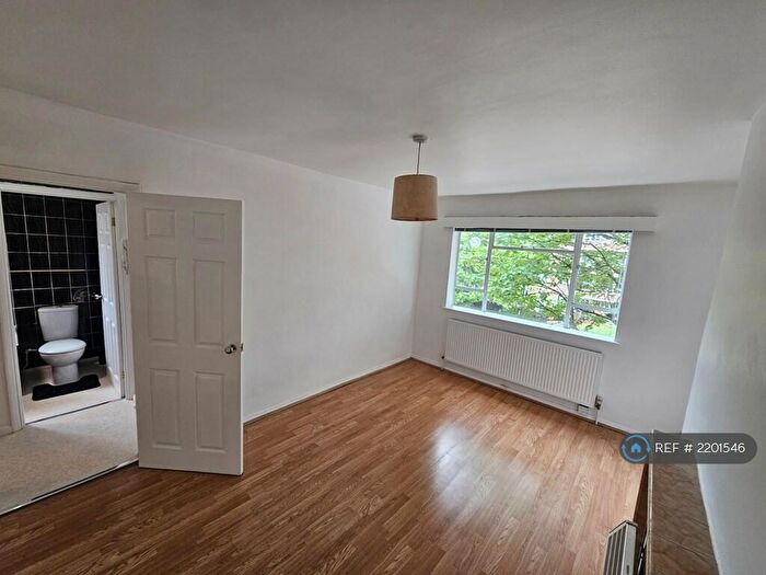 1 Bedroom Flat To Rent In The Crest Brecknock Road, Camden, N7