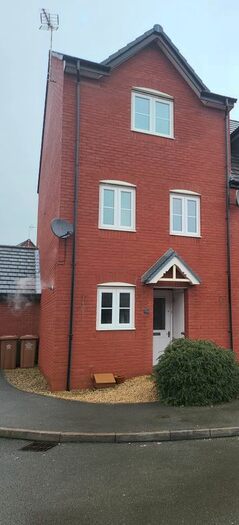 4 Bedroom Semi-Detached House To Rent In Dee Close, Hilton, Derby DE65