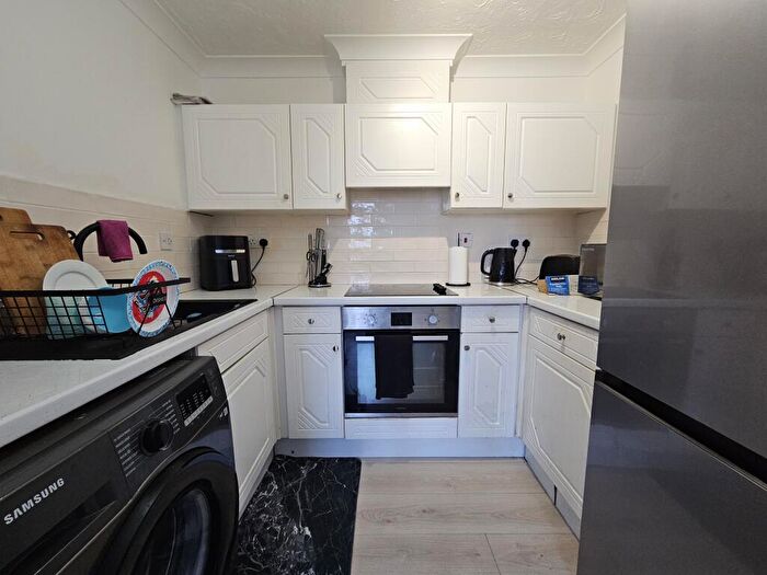 2 Bedroom Apartment To Rent In Earls Meade, Luton, LU2