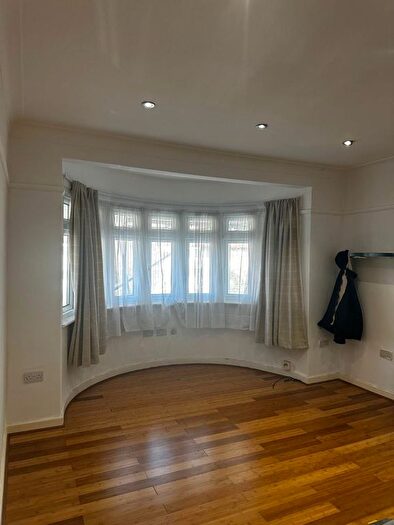 2 Bedroom Flat To Rent In B Minehead Court, Alexandra Avenue, Harrow, HA2